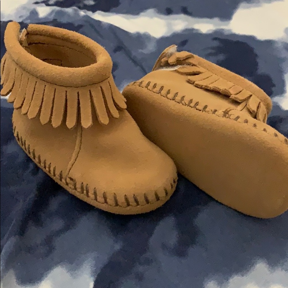 Like New Minnetonka baby/Toddler Moccasins